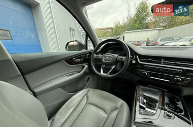 Позашляховик / Кросовер Audi Q7 2016 в 