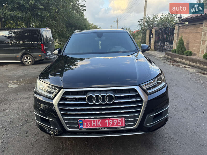 Позашляховик / Кросовер Audi Q7 2019 в Дубні