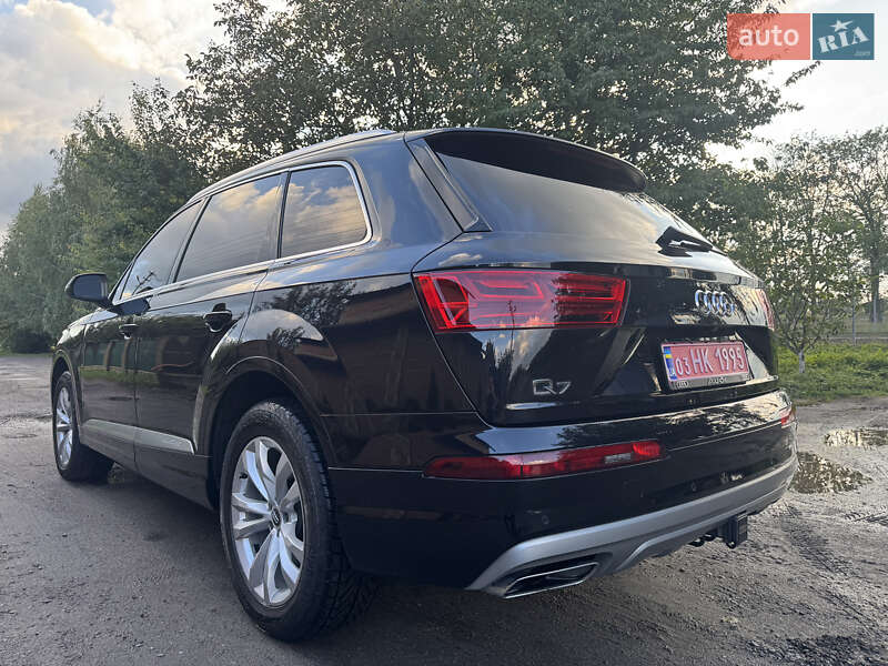 Позашляховик / Кросовер Audi Q7 2019 в Дубні