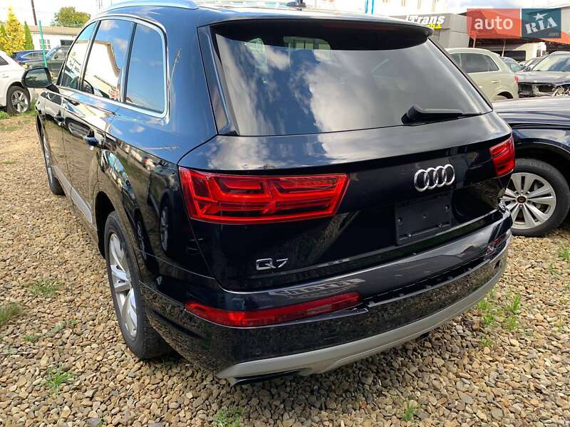 Позашляховик / Кросовер Audi Q7 2017 в Стрию