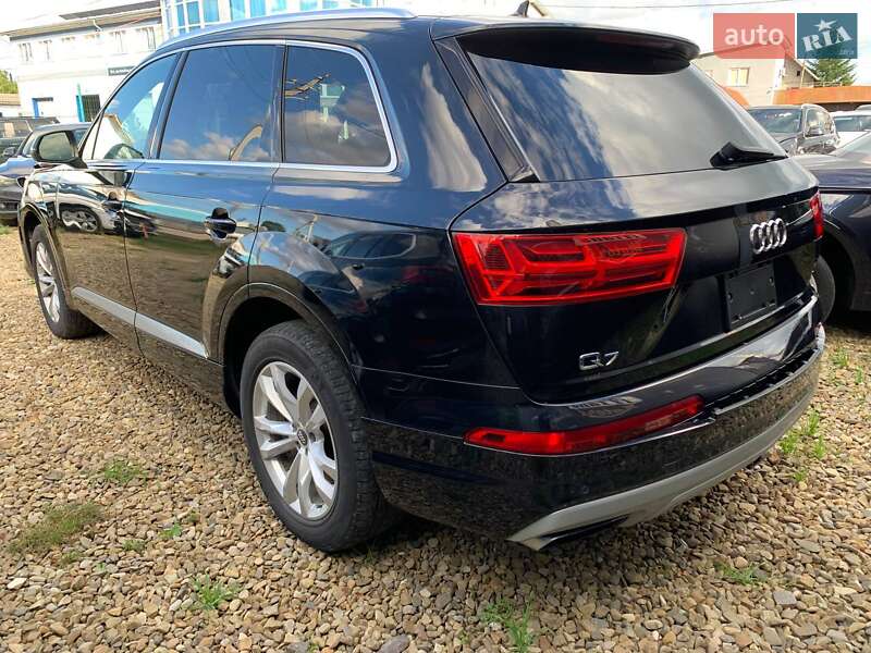 Позашляховик / Кросовер Audi Q7 2017 в Стрию