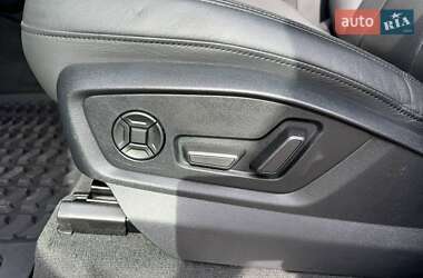 Позашляховик / Кросовер Audi Q7 2020 в 