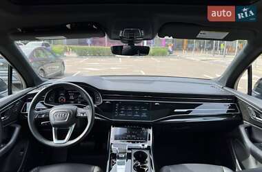 Позашляховик / Кросовер Audi Q7 2020 в 