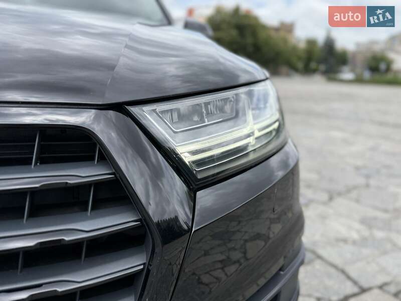 Позашляховик / Кросовер Audi Q7 2015 в Кременчуці