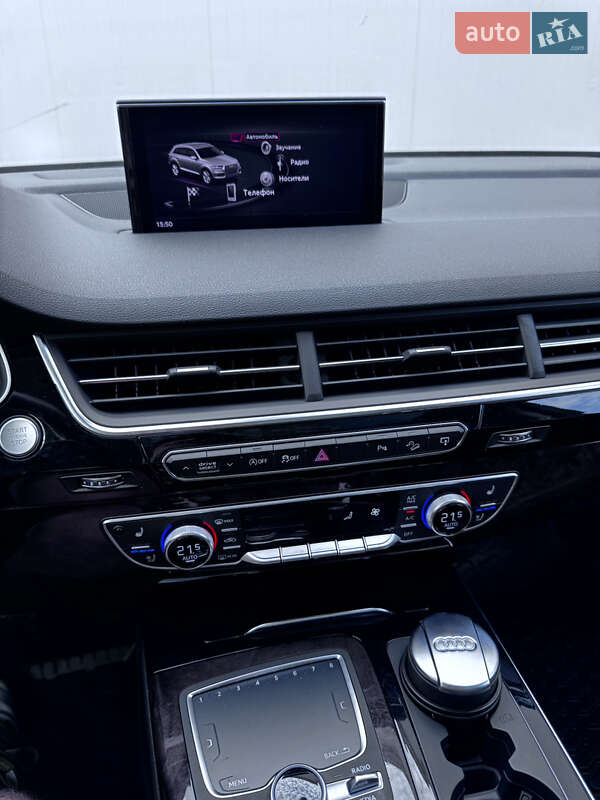 Позашляховик / Кросовер Audi Q7 2016 в Києві