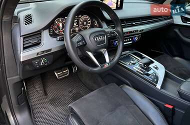 Позашляховик / Кросовер Audi Q7 2015 в 