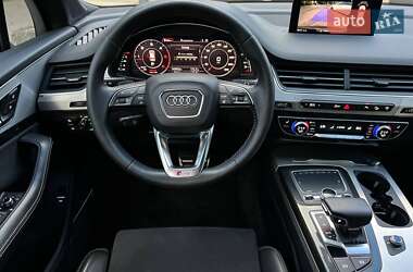 Позашляховик / Кросовер Audi Q7 2015 в 