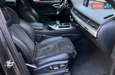 Позашляховик / Кросовер Audi Q7 2015 в 