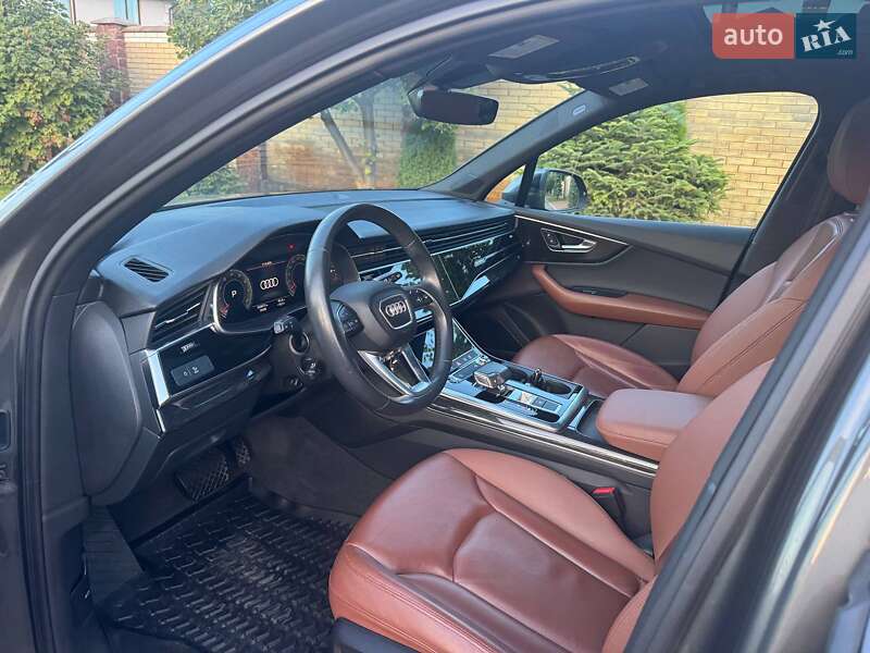Позашляховик / Кросовер Audi Q7 2020 в Києві