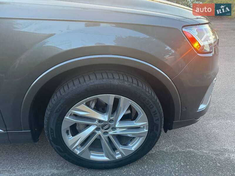 Позашляховик / Кросовер Audi Q7 2020 в Києві