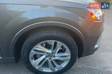 Позашляховик / Кросовер Audi Q7 2020 в 