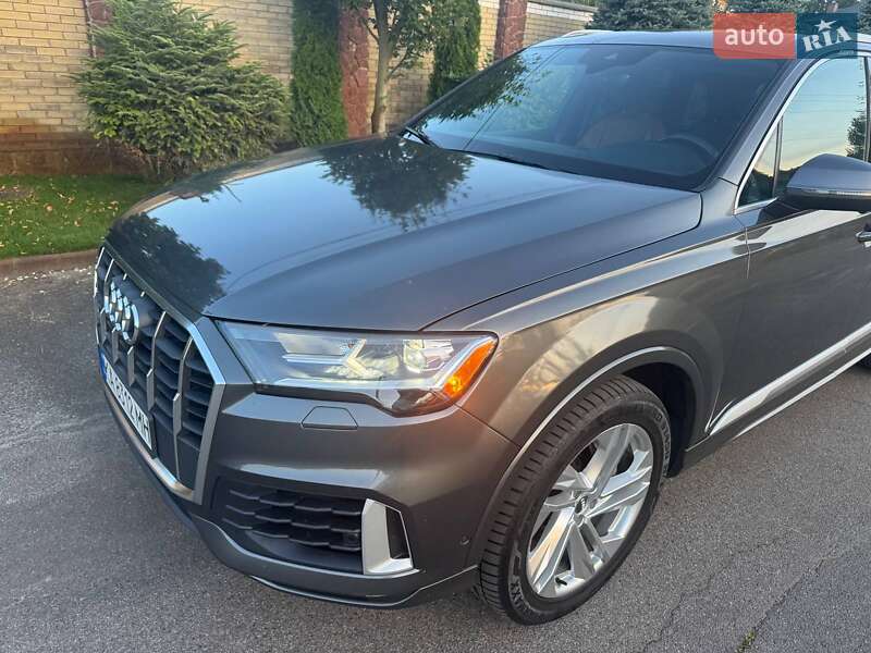 Позашляховик / Кросовер Audi Q7 2020 в Києві
