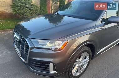 Позашляховик / Кросовер Audi Q7 2020 в 