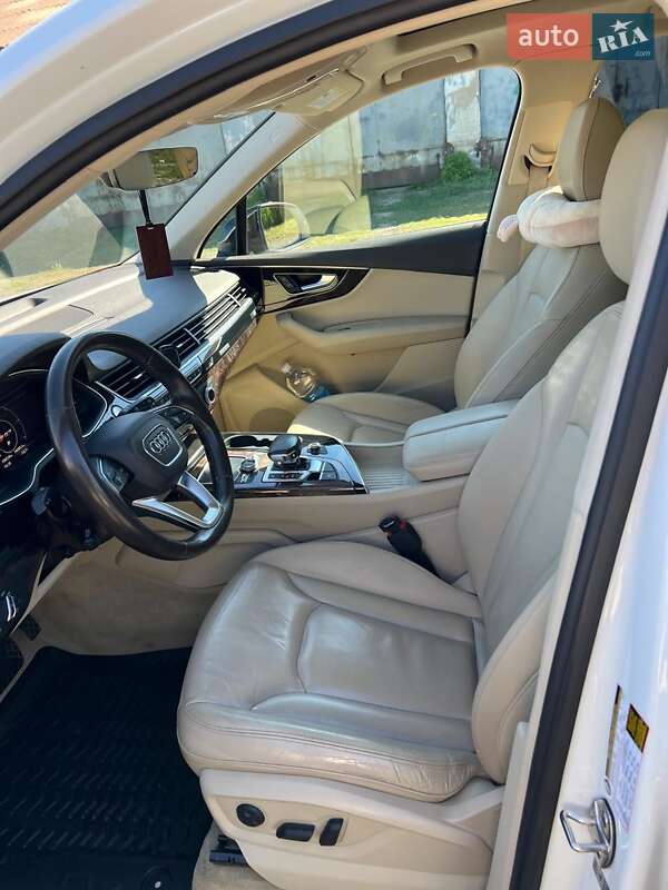 Внедорожник / Кроссовер Audi Q7 2016 в Днепре