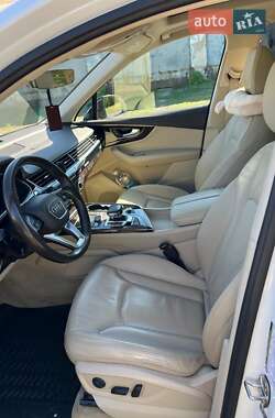 Позашляховик / Кросовер Audi Q7 2016 в 