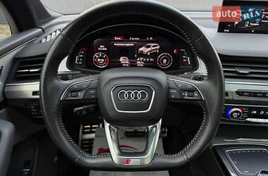 Внедорожник / Кроссовер Audi Q7 2016 в 