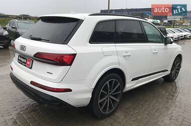 Внедорожник / Кроссовер Audi Q7 2022 в 