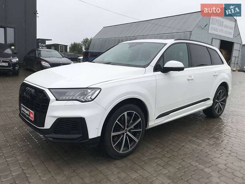 Внедорожник / Кроссовер Audi Q7 2022 в 