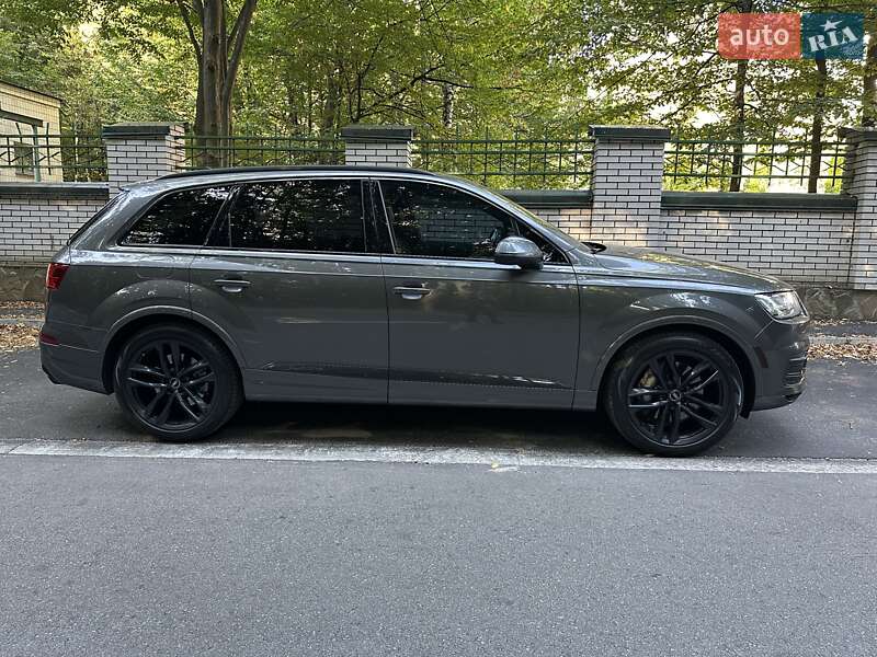 Позашляховик / Кросовер Audi Q7 2018 в Києві