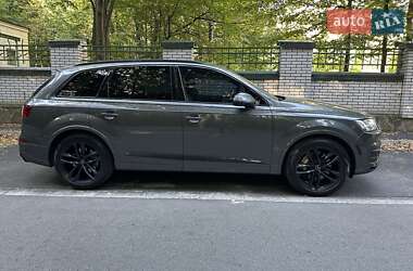 Внедорожник / Кроссовер Audi Q7 2018 в 