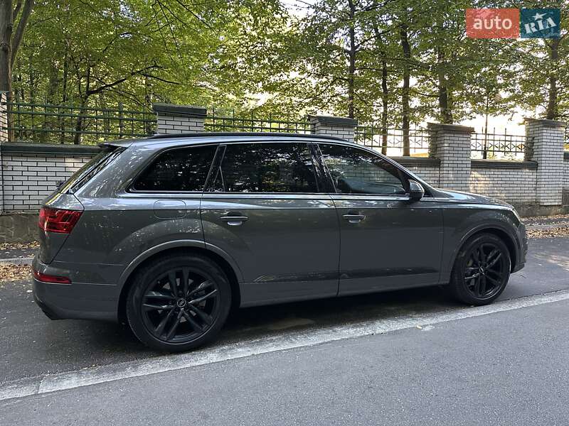 Позашляховик / Кросовер Audi Q7 2018 в Києві