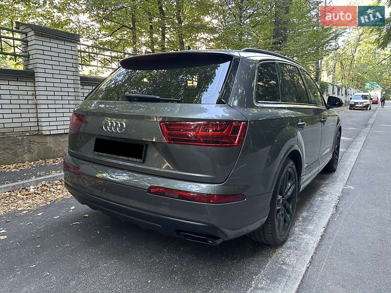 Позашляховик / Кросовер Audi Q7 2018 в Києві