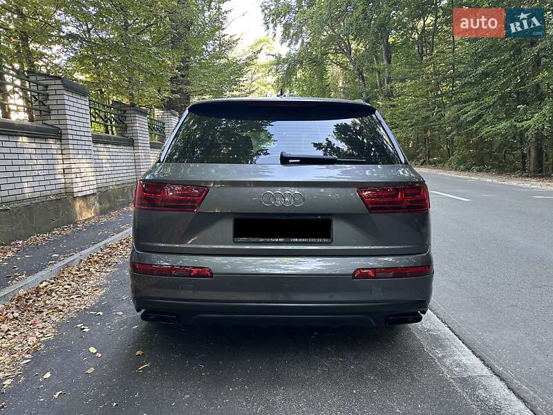 Позашляховик / Кросовер Audi Q7 2018 в Києві