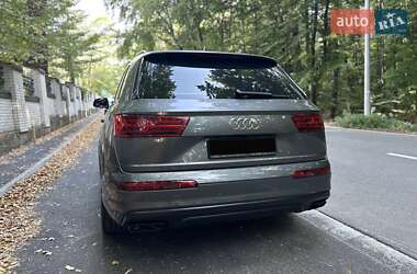 Внедорожник / Кроссовер Audi Q7 2018 в 