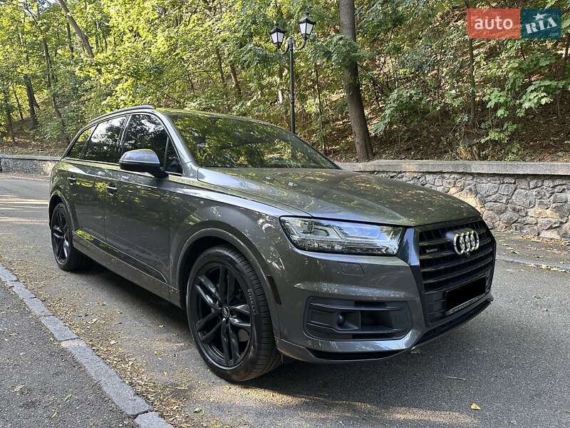 Позашляховик / Кросовер Audi Q7 2018 в Києві