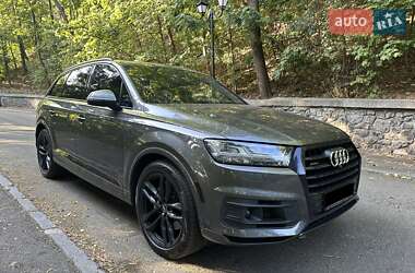 Внедорожник / Кроссовер Audi Q7 2018 в 