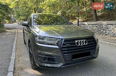 Внедорожник / Кроссовер Audi Q7 2018 в 