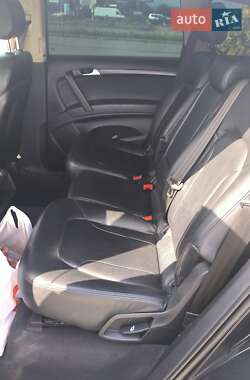 Позашляховик / Кросовер Audi Q7 2013 в 