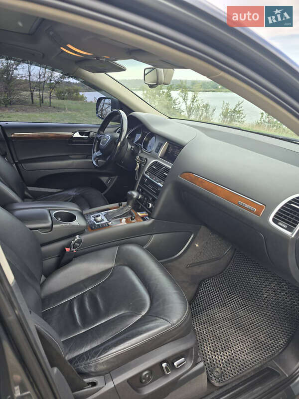 Внедорожник / Кроссовер Audi Q7 2012 в Кривом Роге