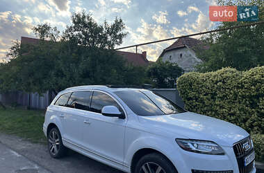 Внедорожник / Кроссовер Audi Q7 2015 в 