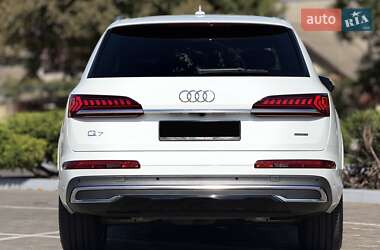 Внедорожник / Кроссовер Audi Q7 2022 в 