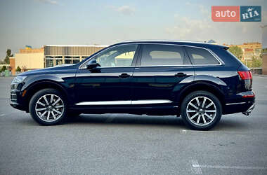 Позашляховик / Кросовер Audi Q7 2018 в 