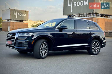 Позашляховик / Кросовер Audi Q7 2018 в 