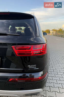 Внедорожник / Кроссовер Audi Q7 2016 в 