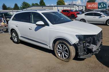Внедорожник / Кроссовер Audi Q7 2018 в 