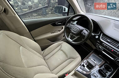 Позашляховик / Кросовер Audi Q7 2016 в 