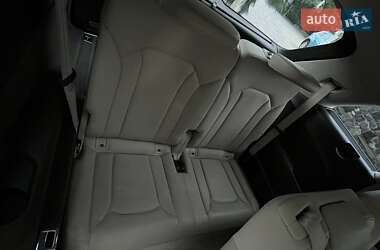 Позашляховик / Кросовер Audi Q7 2016 в 