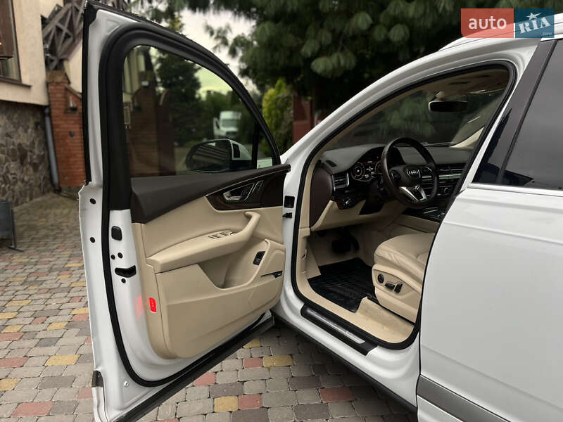 Внедорожник / Кроссовер Audi Q7 2016 в Хмельницком