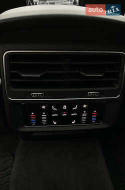 Позашляховик / Кросовер Audi Q7 2021 в 
