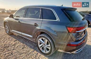 Внедорожник / Кроссовер Audi Q7 2020 в 