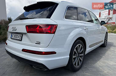 Внедорожник / Кроссовер Audi Q7 2016 в 
