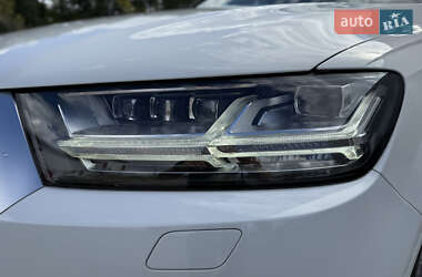 Внедорожник / Кроссовер Audi Q7 2016 в 