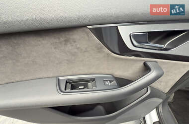 Внедорожник / Кроссовер Audi Q7 2016 в 