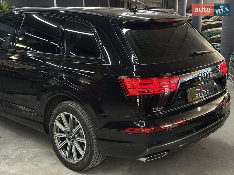 Позашляховик / Кросовер Audi Q7 2017 в Одесі