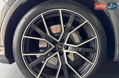 Позашляховик / Кросовер Audi Q7 2020 в 