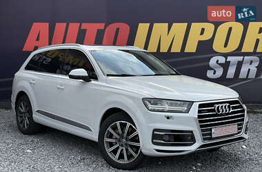 Позашляховик / Кросовер Audi Q7 2018 в 